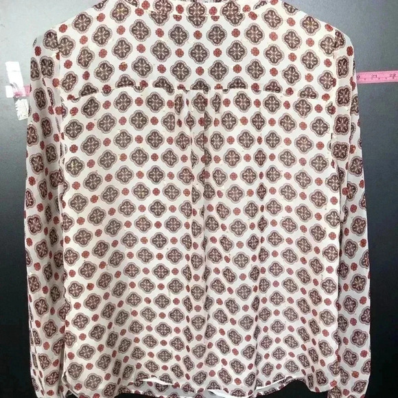 Talbots Medallion Print, lettuce ruffle v-neck tie, metallic threads, lined - Picture 5 of 9